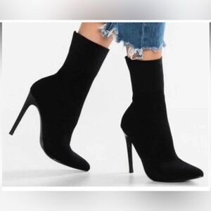 New Steve Madden Women's Discreet Ankle Boot Black Bootie size 8.5